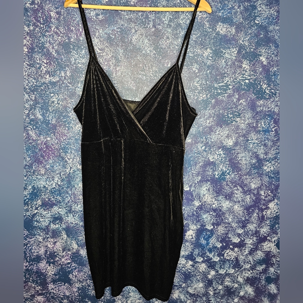 Plus size v-neck velvet mini dress